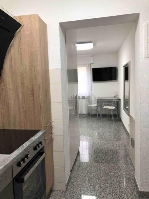 Neues Schoenes Studio, Zentral & Direkt An Der Rems فايبلينغن المظهر الخارجي الصورة